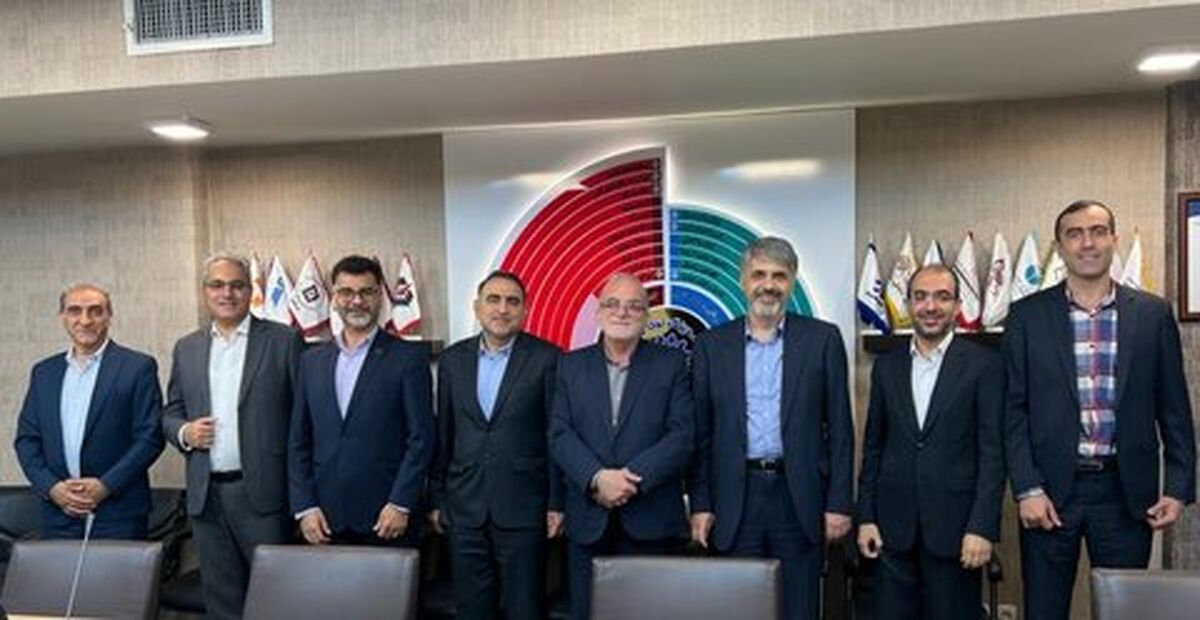 بازدید مشاور وزیر اقتصاد و دارایی از شرکت توکا فولاد
