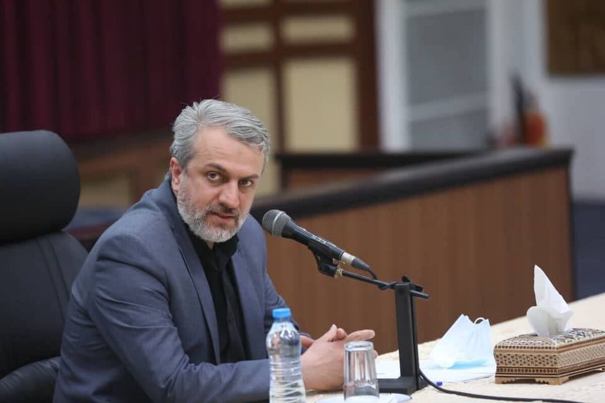 ارایه پیش نویس سند برنامه های سرمایه گذاری وزارت صمت در قالب ۴۰۰ پروژه/ درخواست از نهادهای سرمایه گذار برای تامین مالی، شناسایی فرصتها و موانع سرمایه گذاری/ گسترش سهامداری مردم و توجه به آمایش سرزمینی