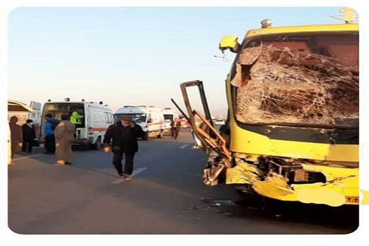 برخورد اتوبوس و مینی بوس مس سرچشمه ۸ مصدوم بر جای گذاشت