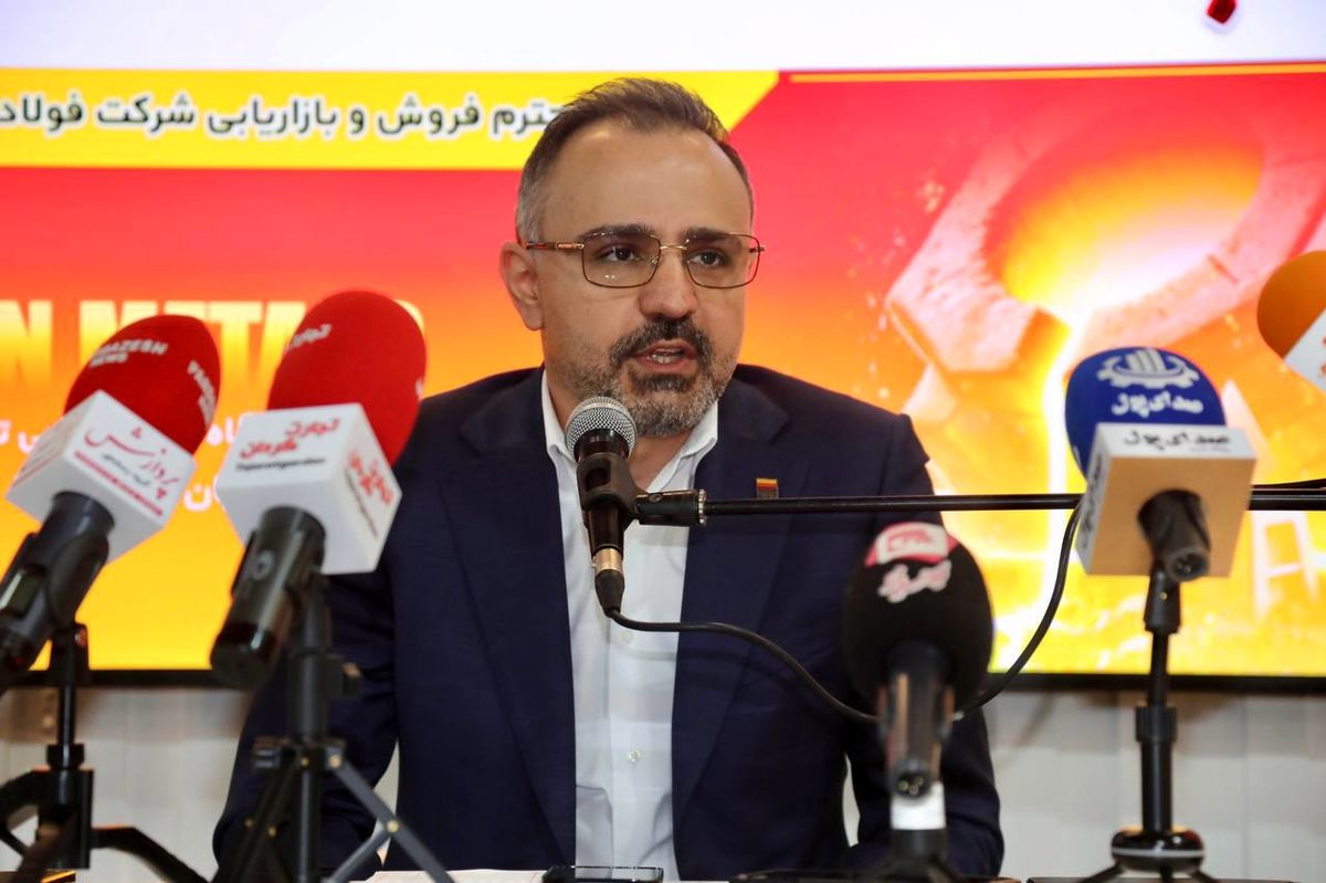 فولاد ایران در نقطه بحران: حاشیه سود زیر ۵ درصد؛ تهدید واقعی برای بق/ادو نرخی بودن ارز و معضل کارت‌های بازرگانی؛ چالش‌های مضاعف پیش‌روی فولادسازان