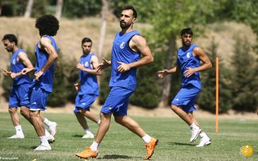 یحیی به دنبال مهاجم جنجالی استقلال!