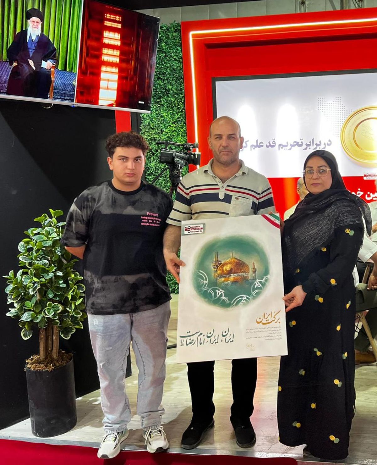 روایتی صمیمی از همدلی کار و زندگی در غرفه فولاد اکسین