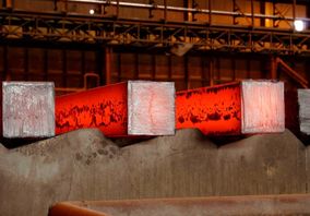 فولاد، آخرین سپر صنعتی ایران در اقتصاد تحریم‌شده؛ مسئولان تدبیر کنند