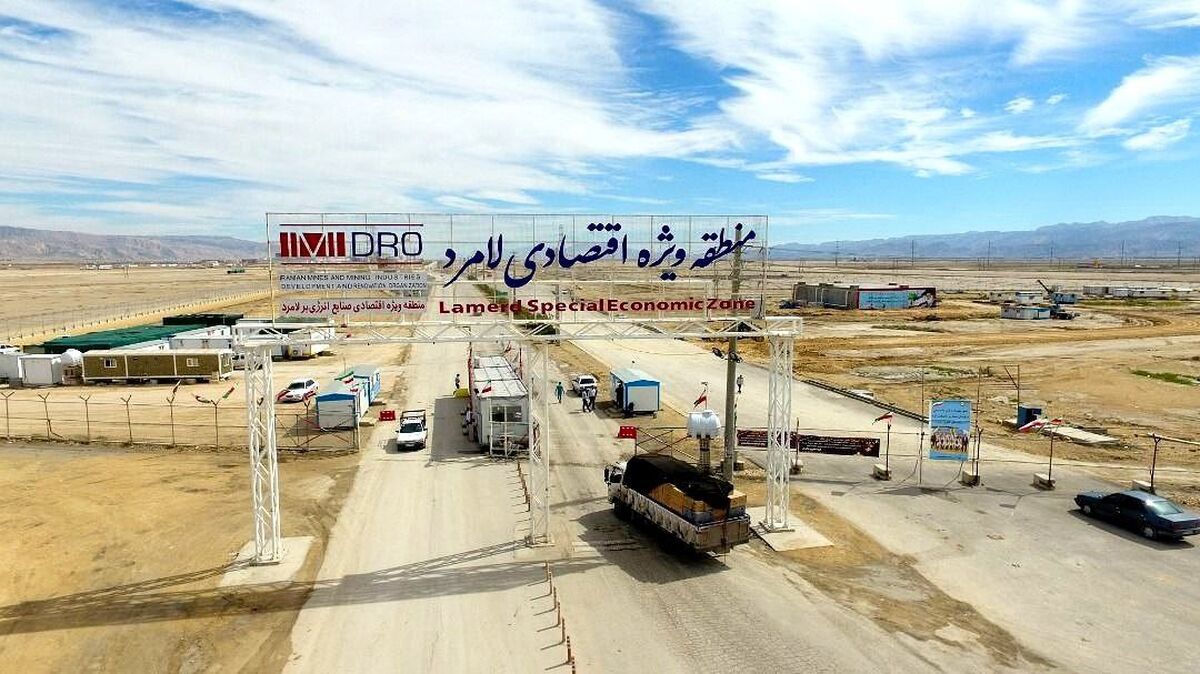 تأکید مدیرعامل منطقه ویژه اقتصادی لامرد بر تدوین نقشه راه جامع اقتصاد دریامحور کشور/ برهانی: لزوم ایجاد منطقه ویژه اقتصاد دریایی و انتشار اوراق سبز