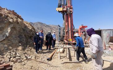 مدل سازی زمین آماری و ارزیابی ذخایر معدنی در نرم افزار سورپک